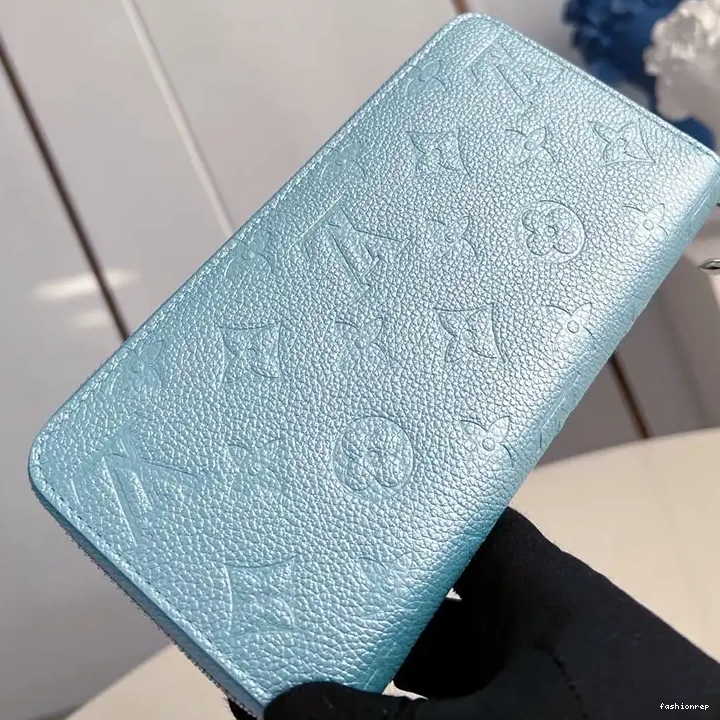 Fashionrepsfam ru 2411YA0232 LV Bags 0717